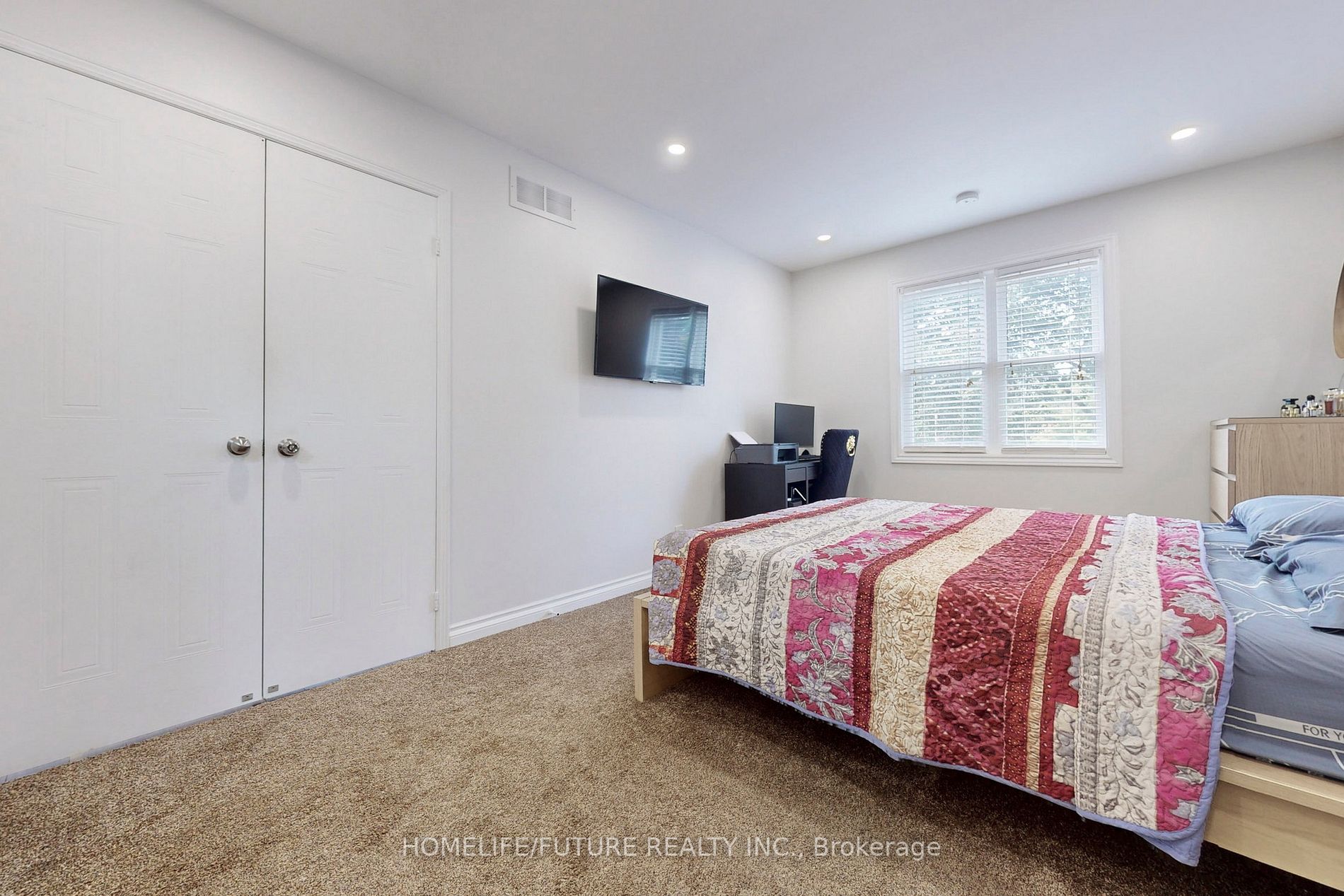63 Stanford Cres