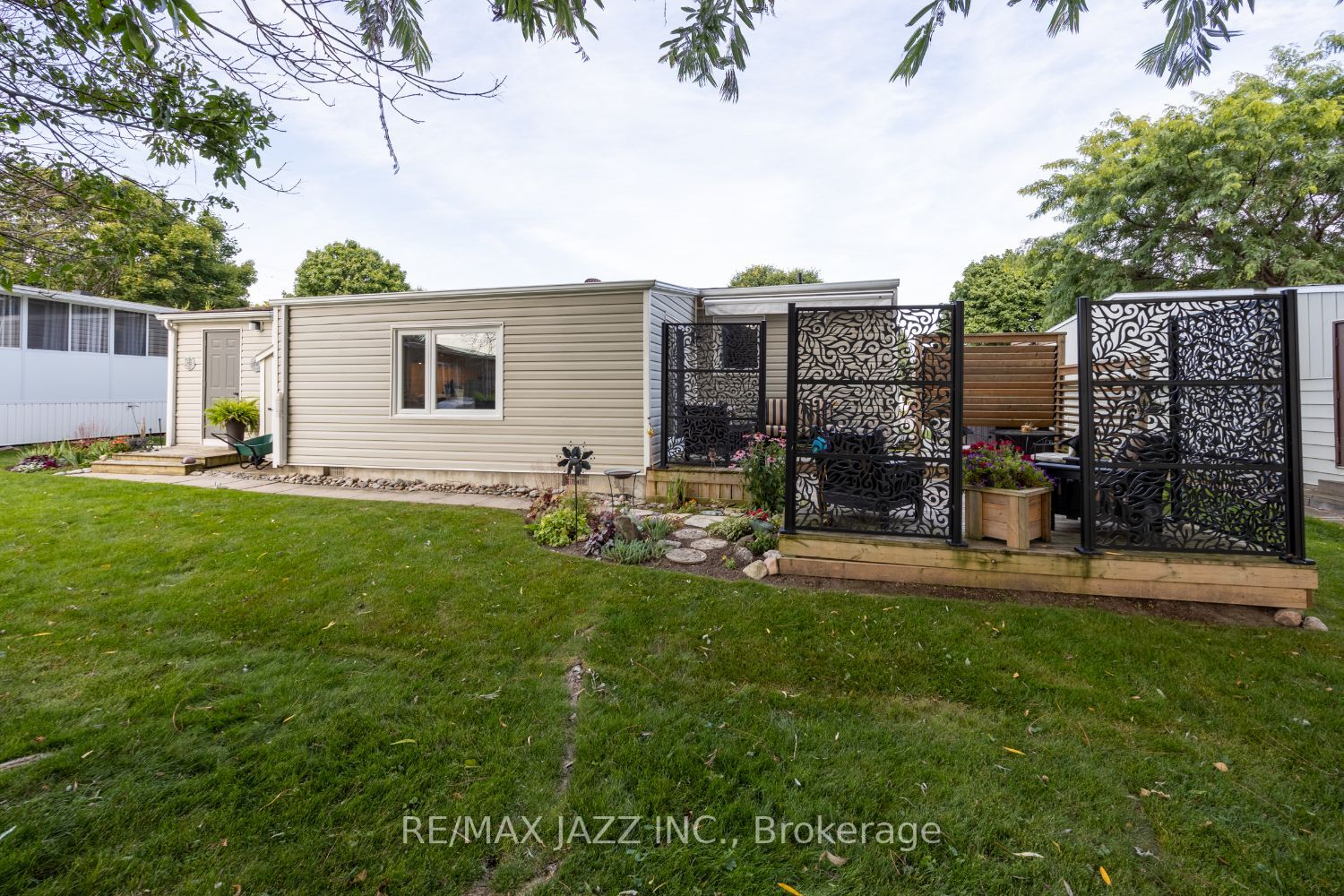 26 Pineridge Cres
