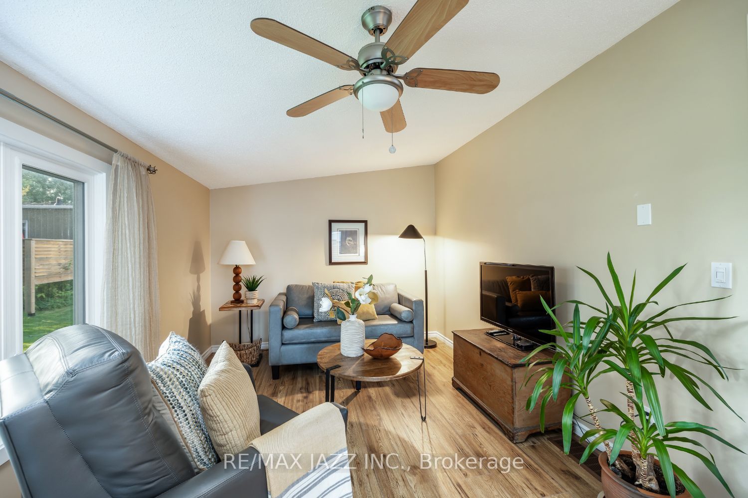 26 Pineridge Cres