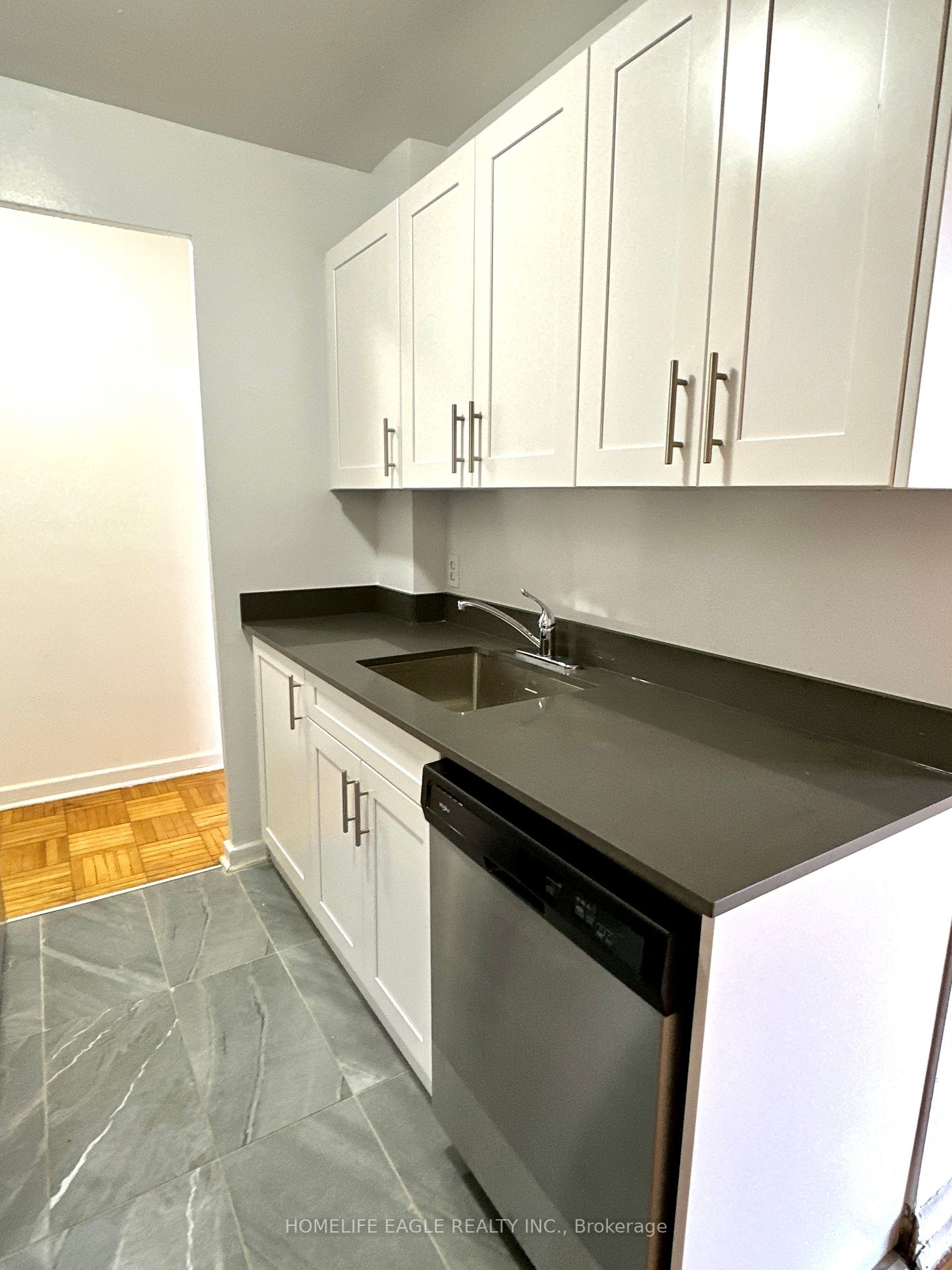 165 Cosburn Ave, #502