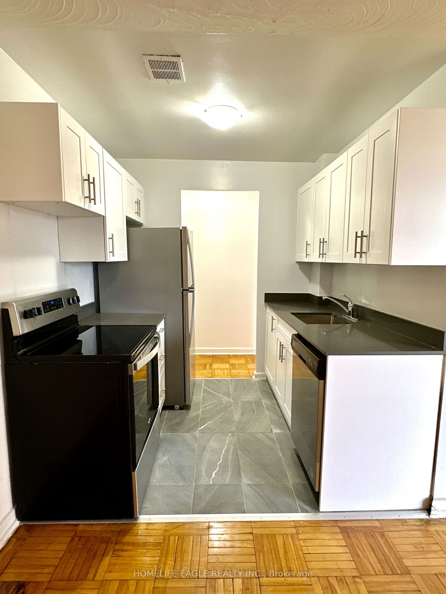 165 Cosburn Ave, #502