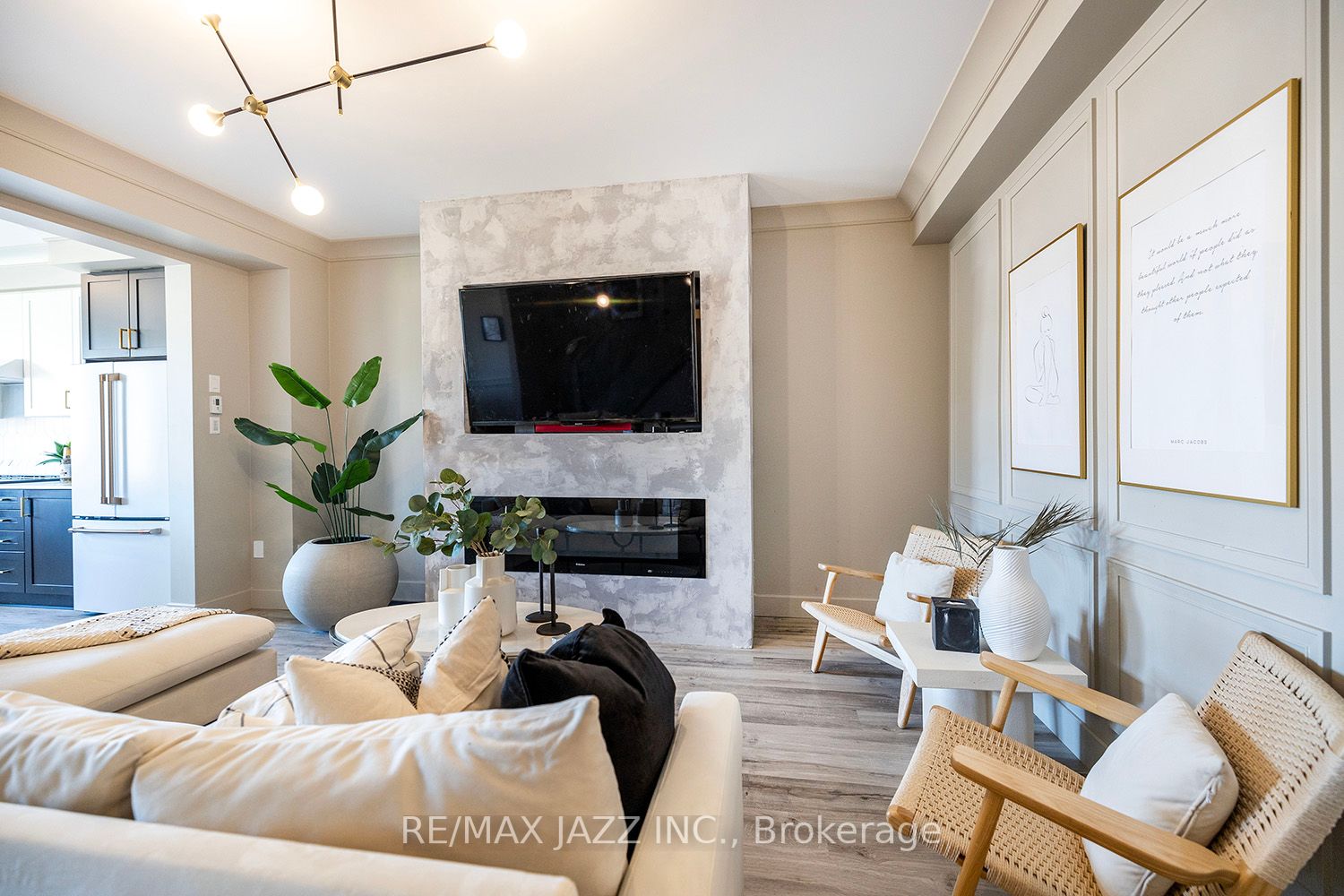 21 Brent Cres
