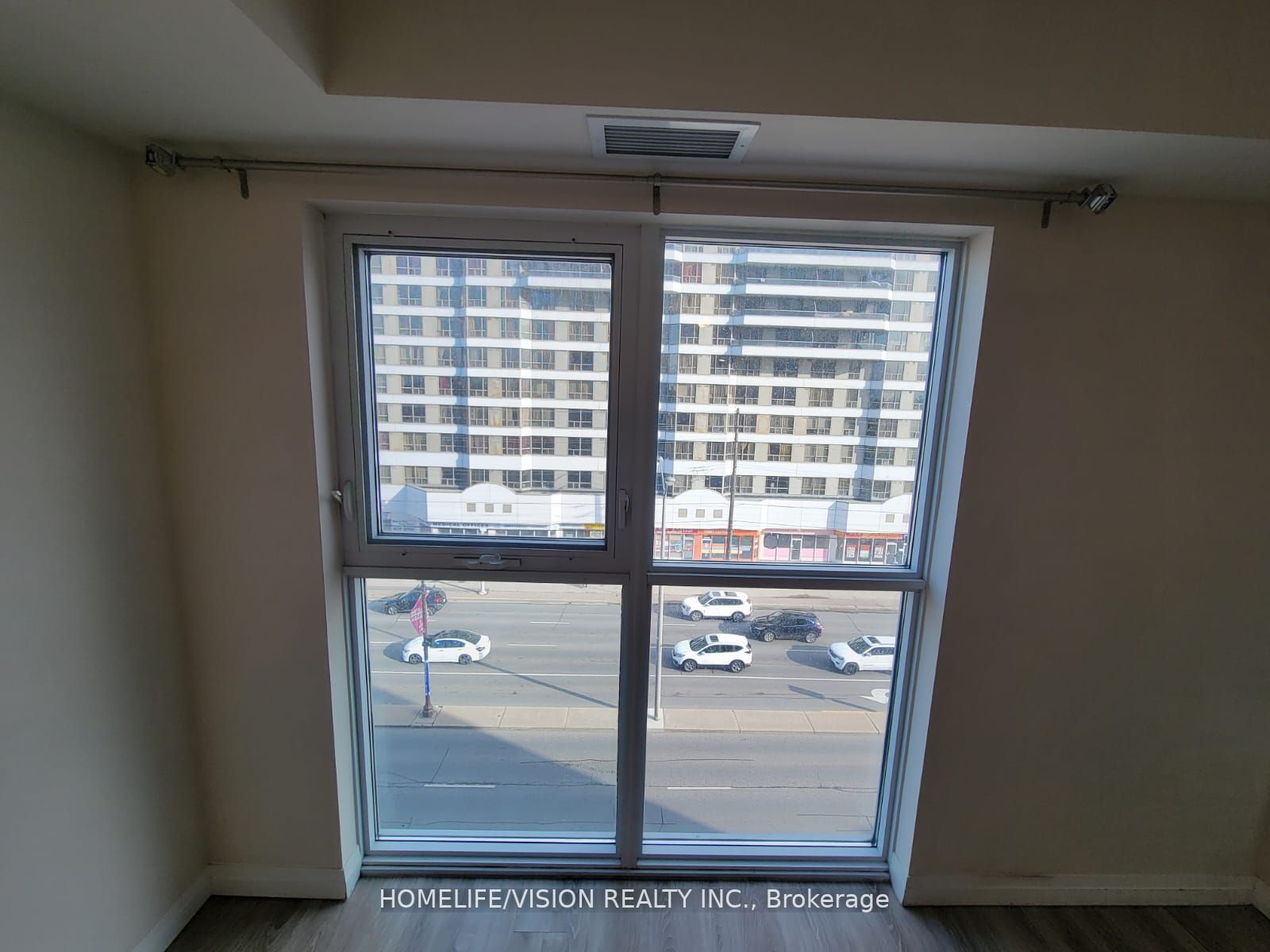 2152 Lawrence Ave E, #604