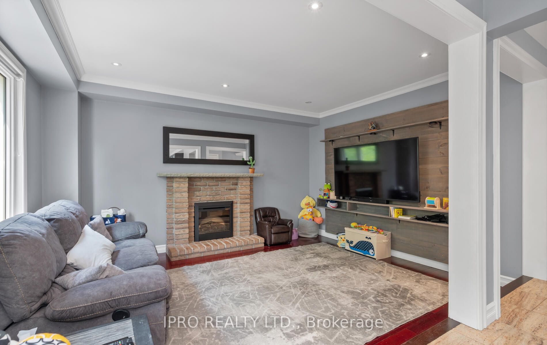 10 Mayflower St