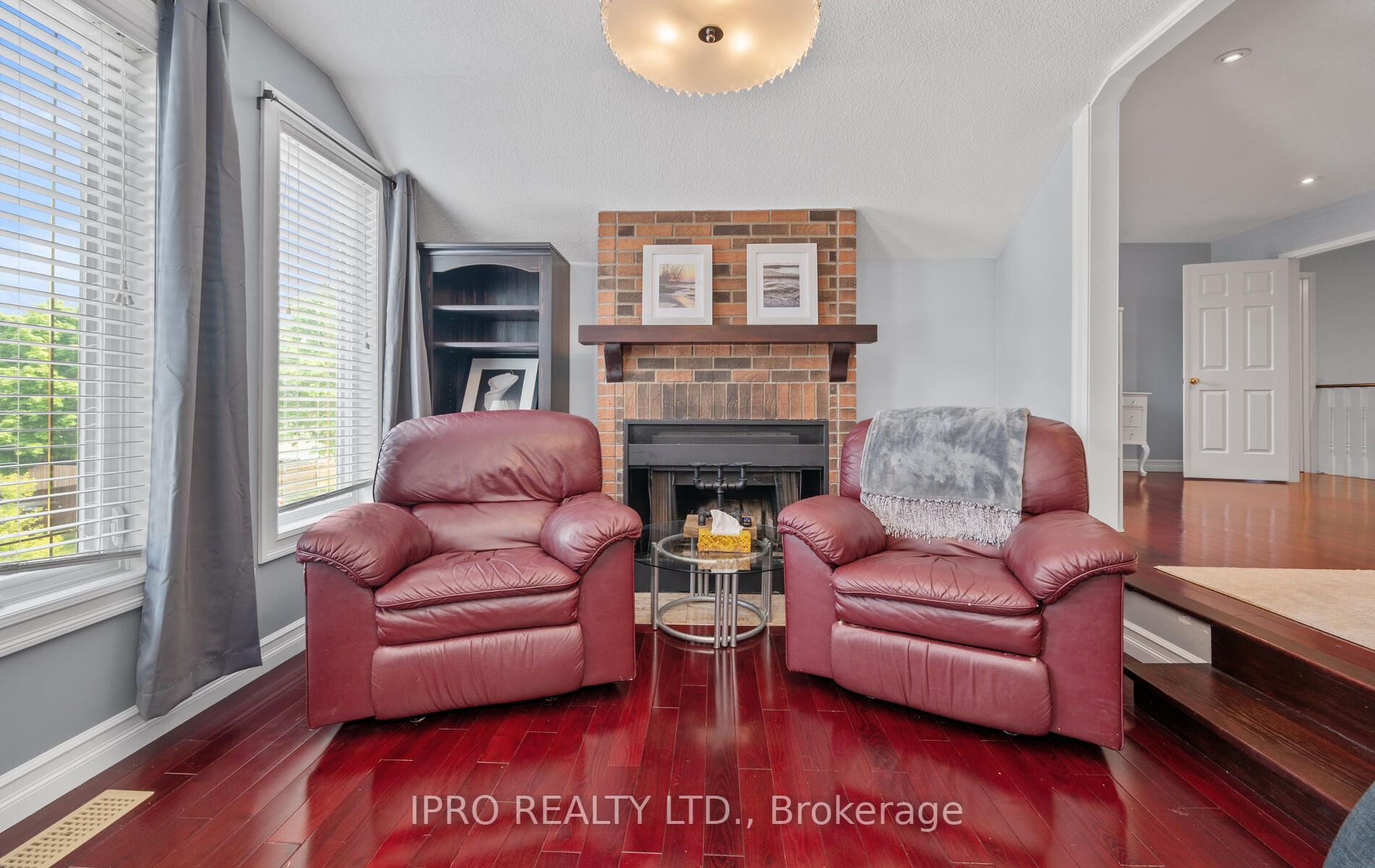 10 Mayflower St