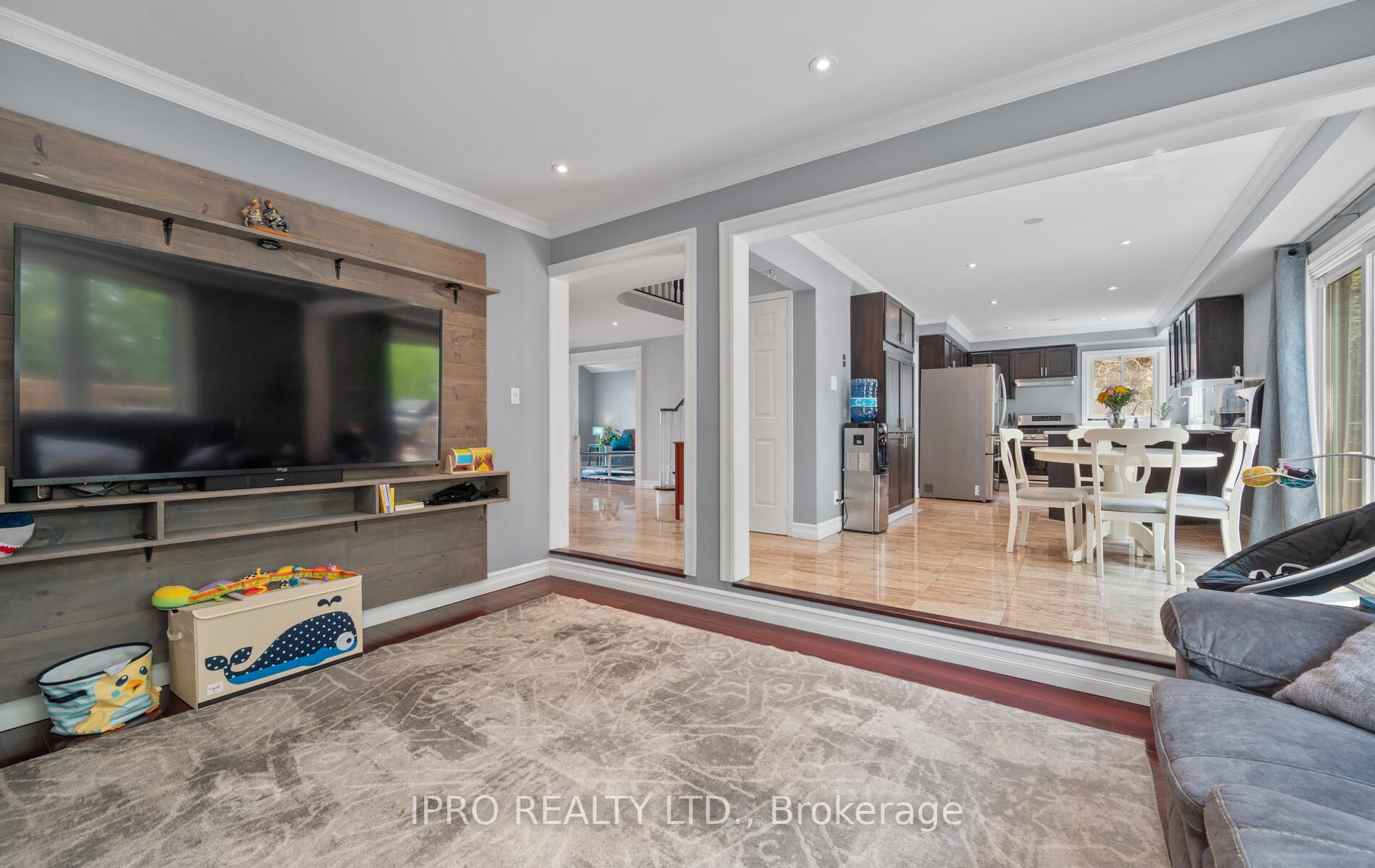 10 Mayflower St