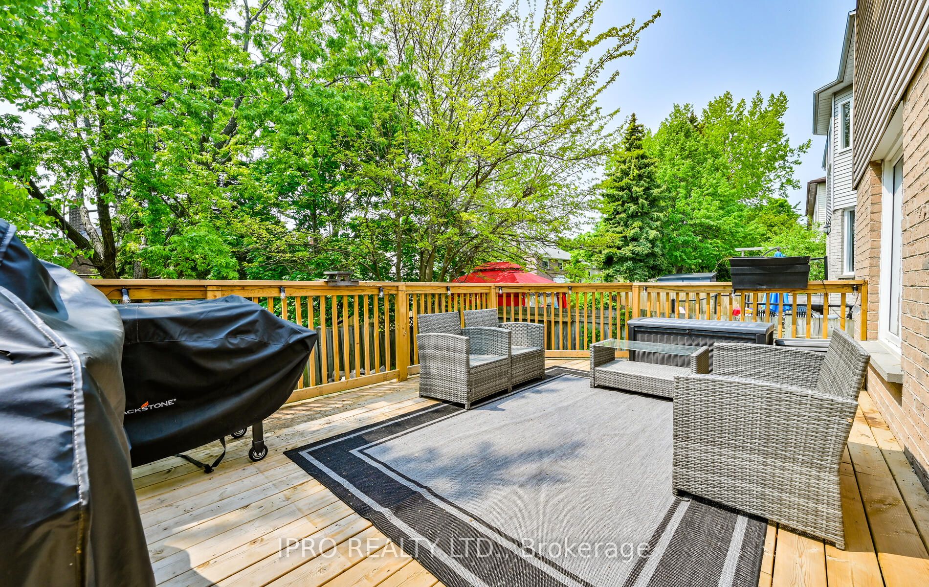 10 Mayflower St