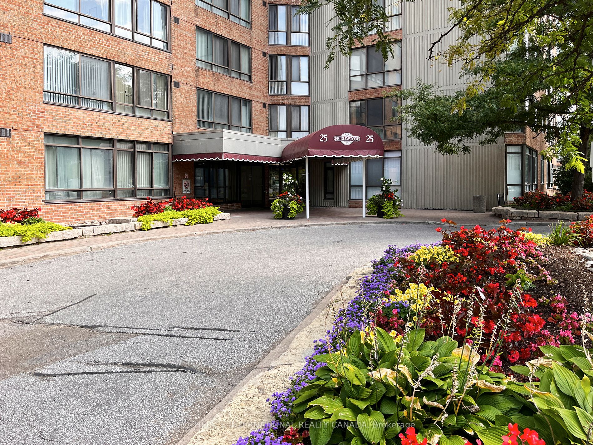 25 Bamburgh Circ, #Ph29