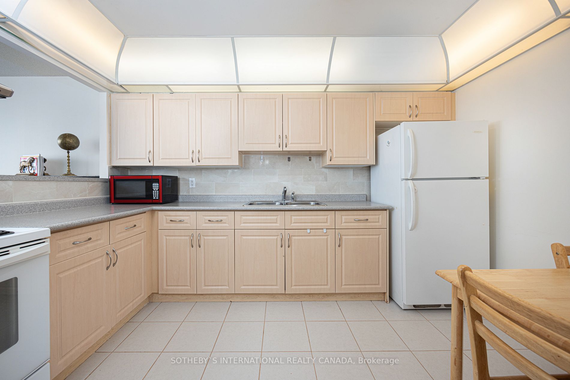 25 Bamburgh Circ, #Ph29