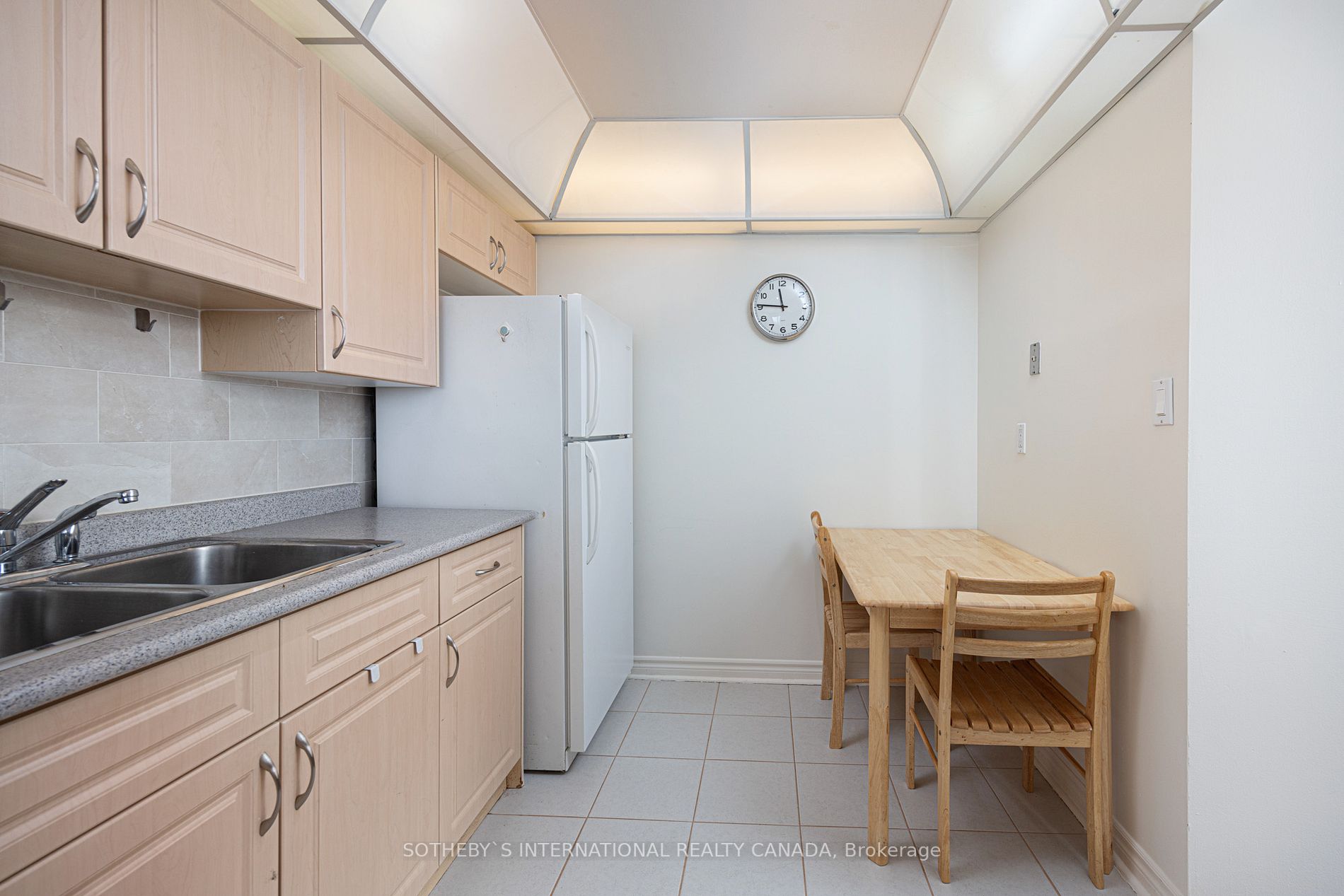 25 Bamburgh Circ, #Ph29