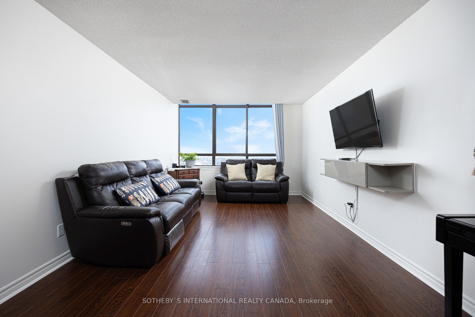 25 Bamburgh Circ, #Ph29