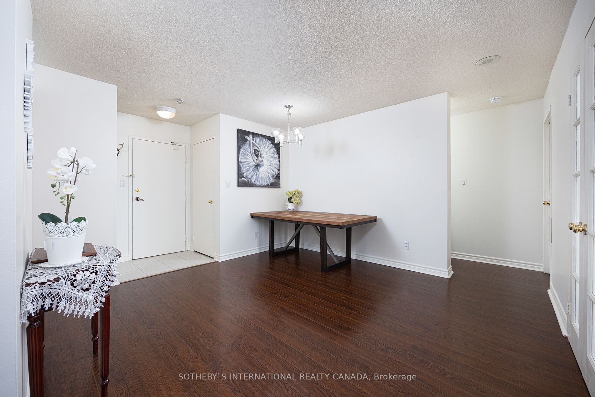 25 Bamburgh Circ, #Ph29