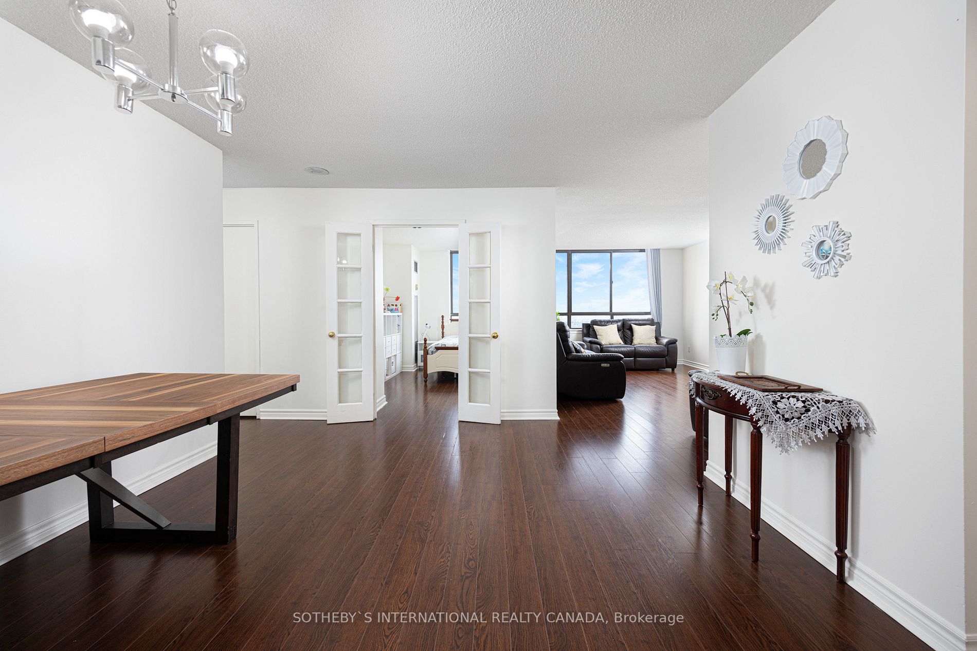 25 Bamburgh Circ, #Ph29