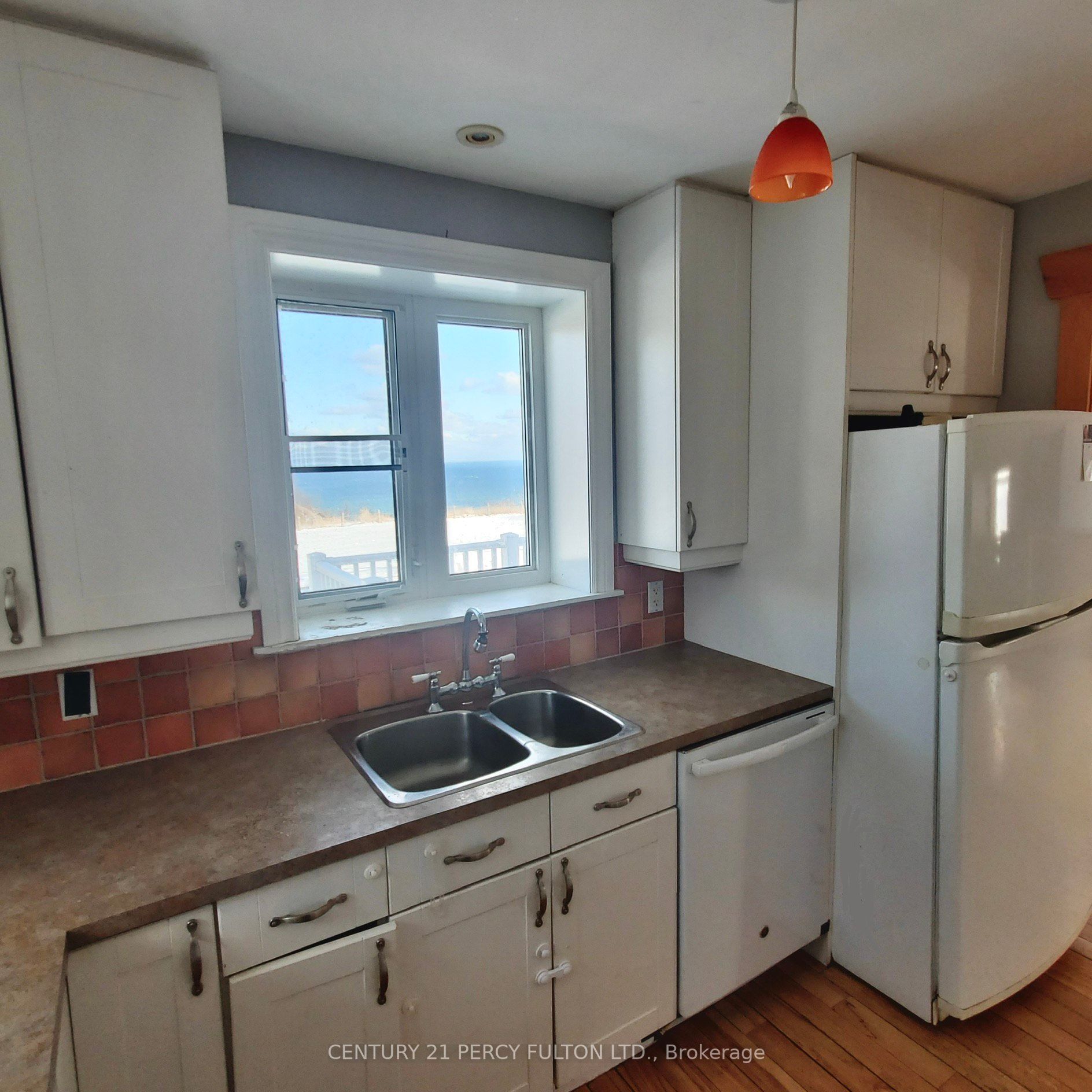 68 Sunnypoint Cres
