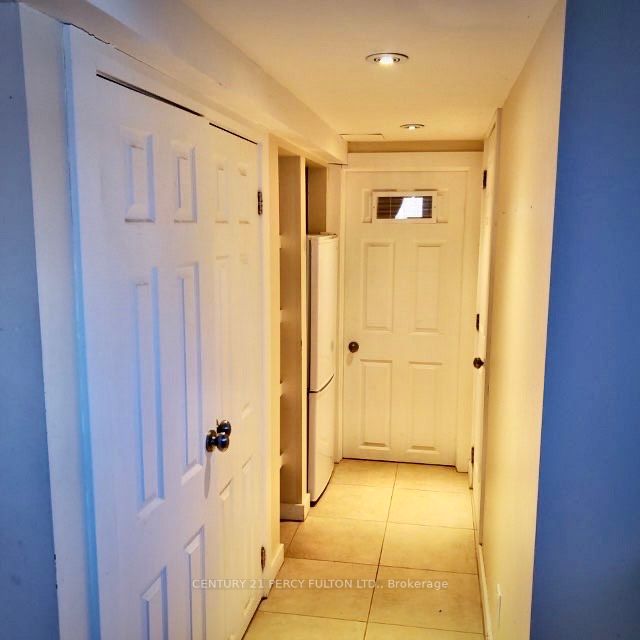 68 Sunnypoint Cres