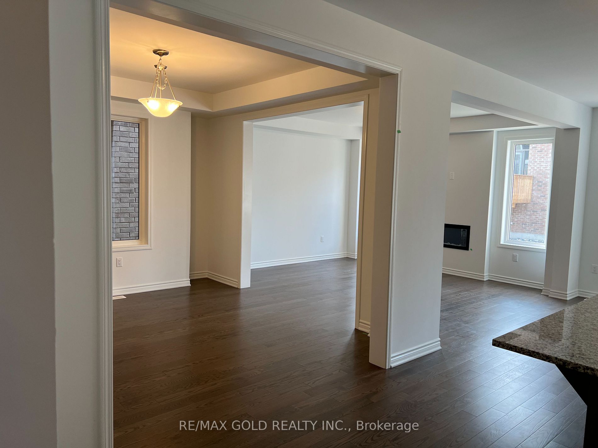 1582 Honey Locust Pl