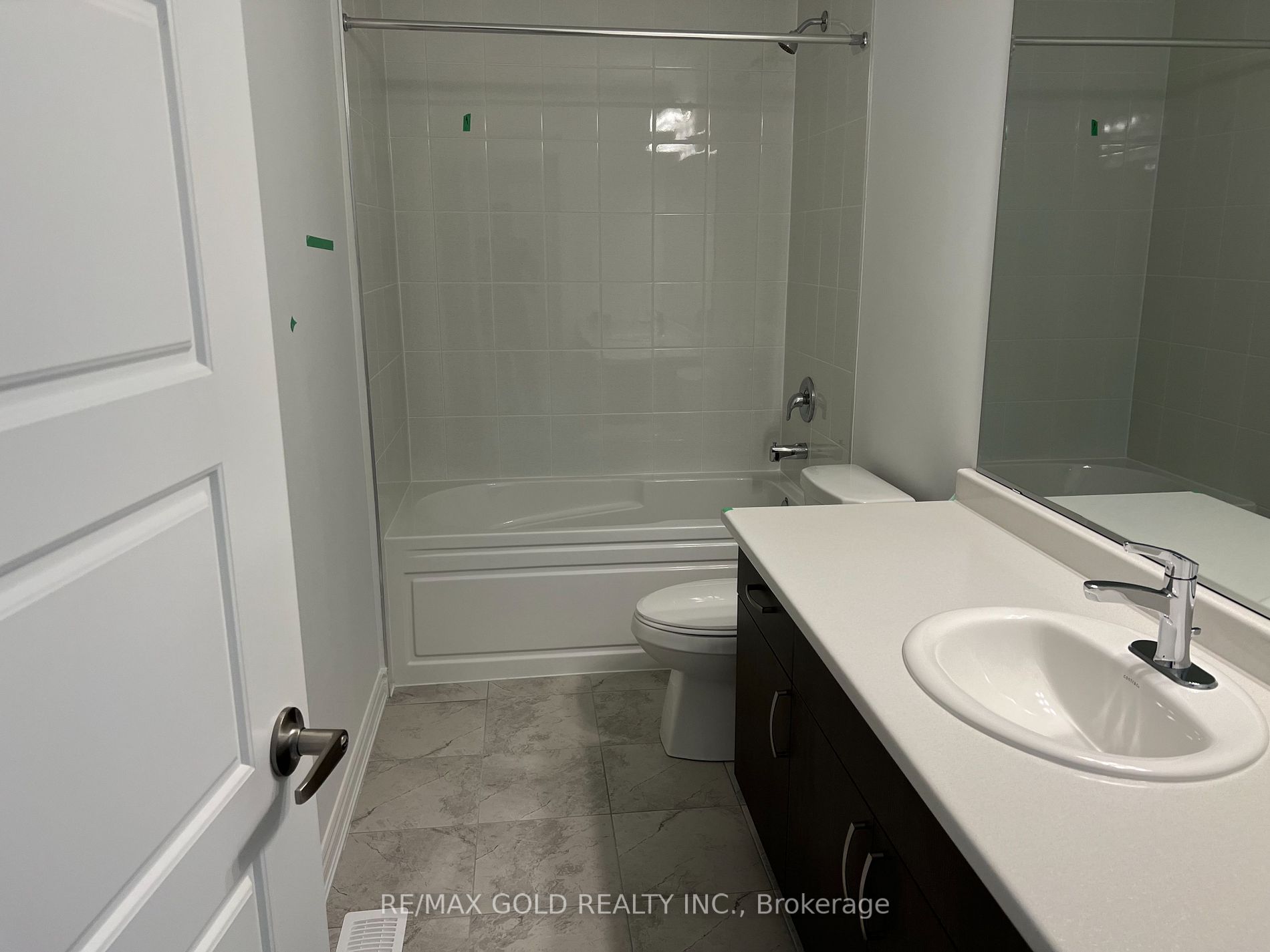 1582 Honey Locust Pl