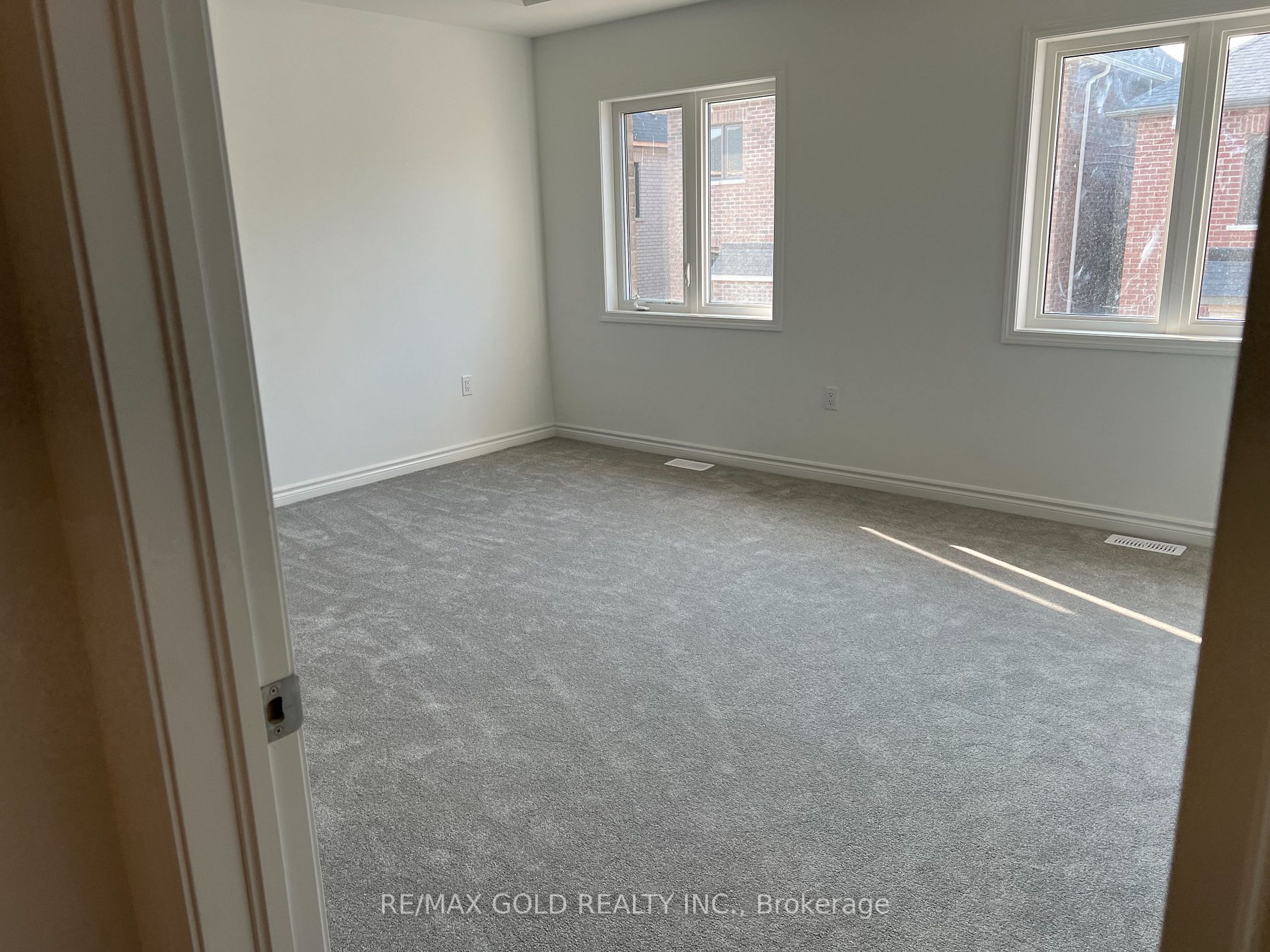 1582 Honey Locust Pl