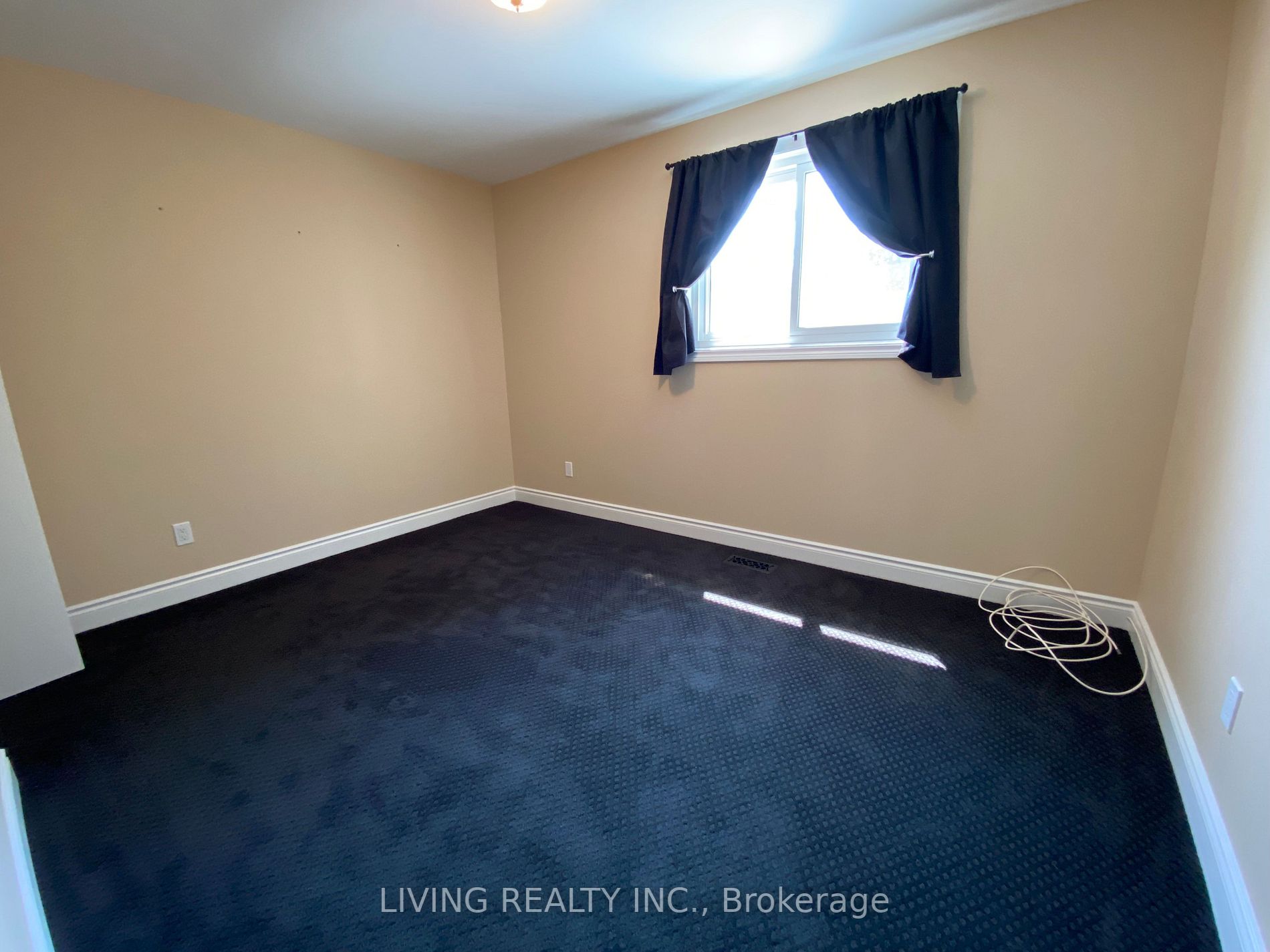 1295 Commerce St, #Main