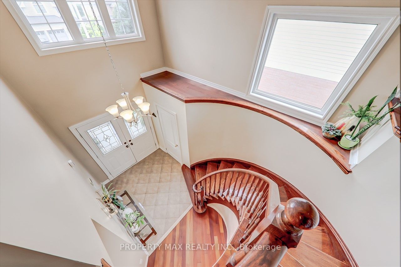 163 Millburn Dr