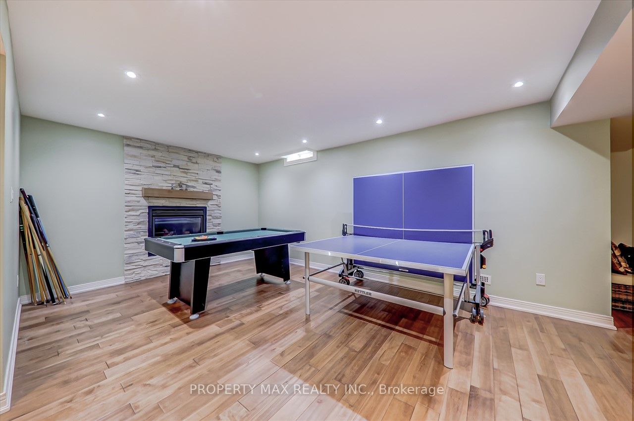 163 Millburn Dr