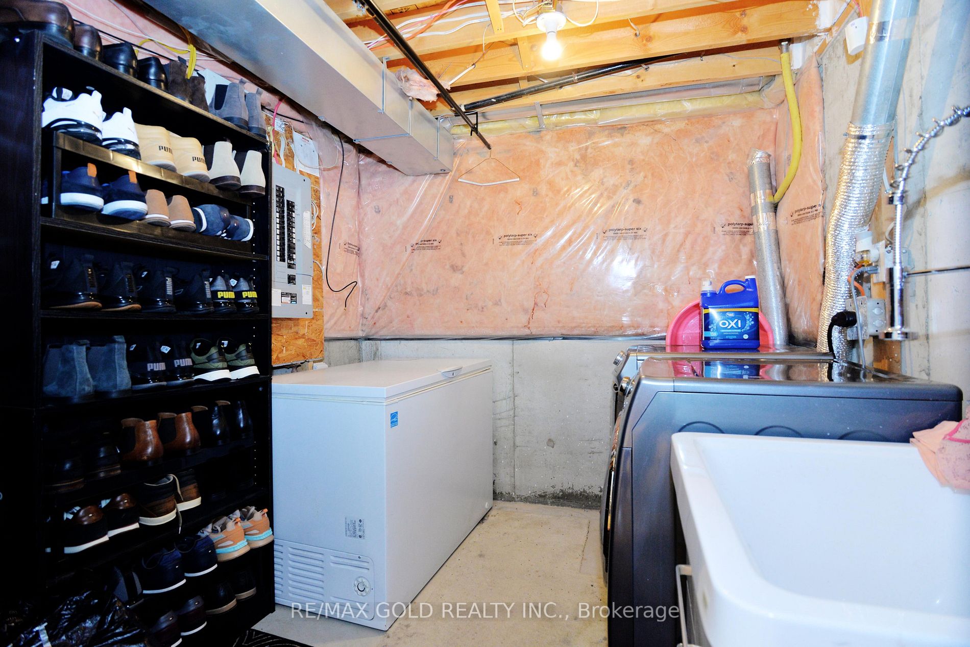 111 Whitefoot Crescent