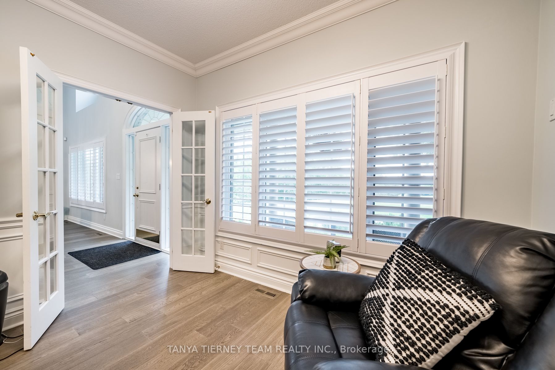 4 Woodbridge Circ