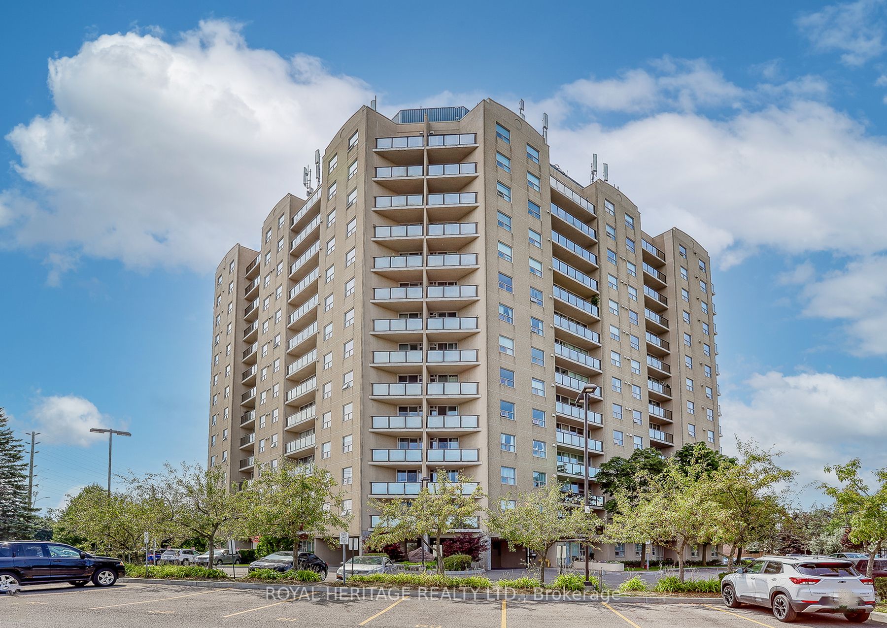 2 Westney Rd N, #611