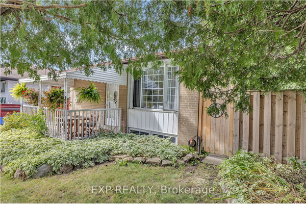 1018 Centre St N, Whitby