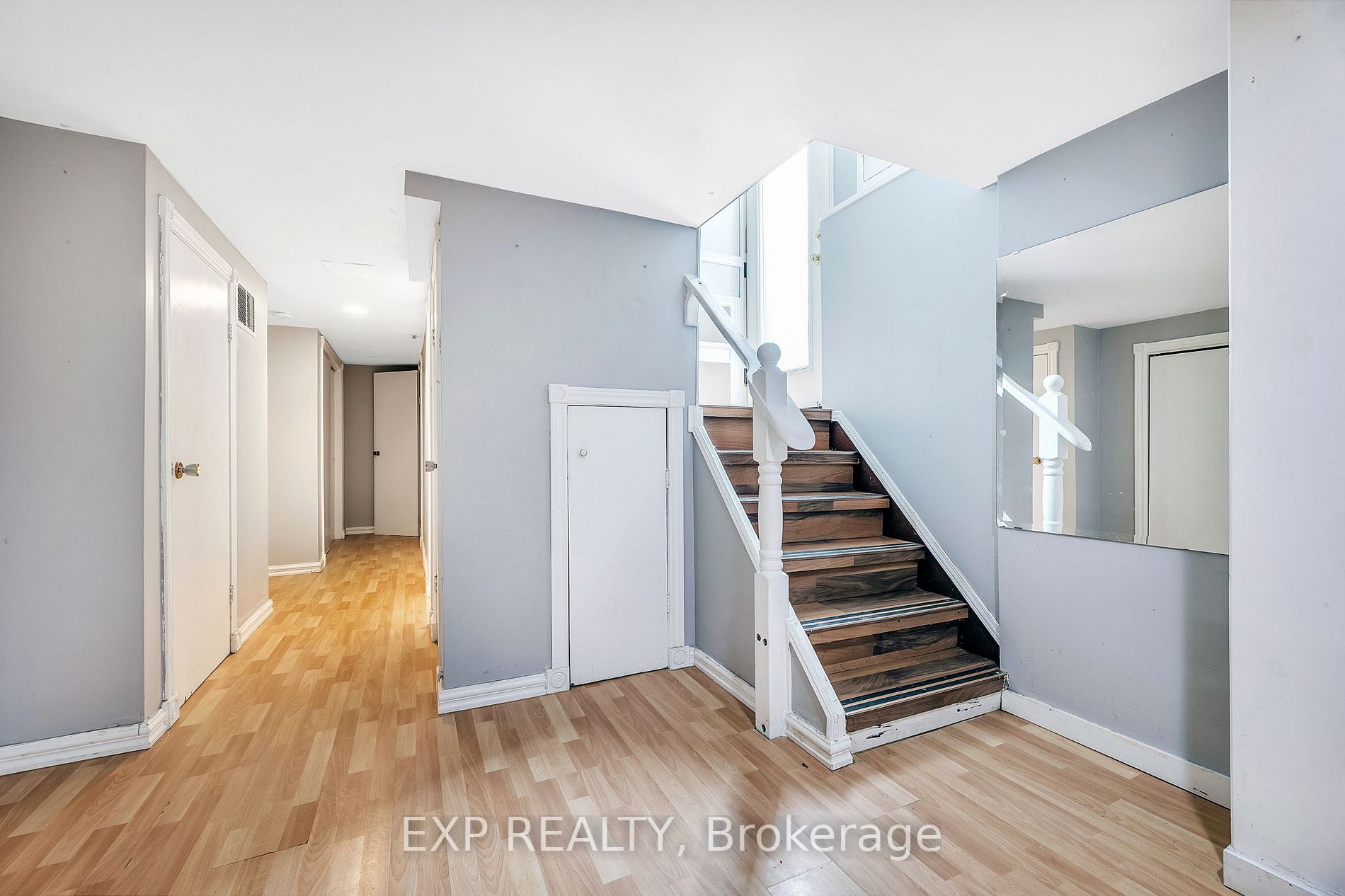 300 Chestnut Street W