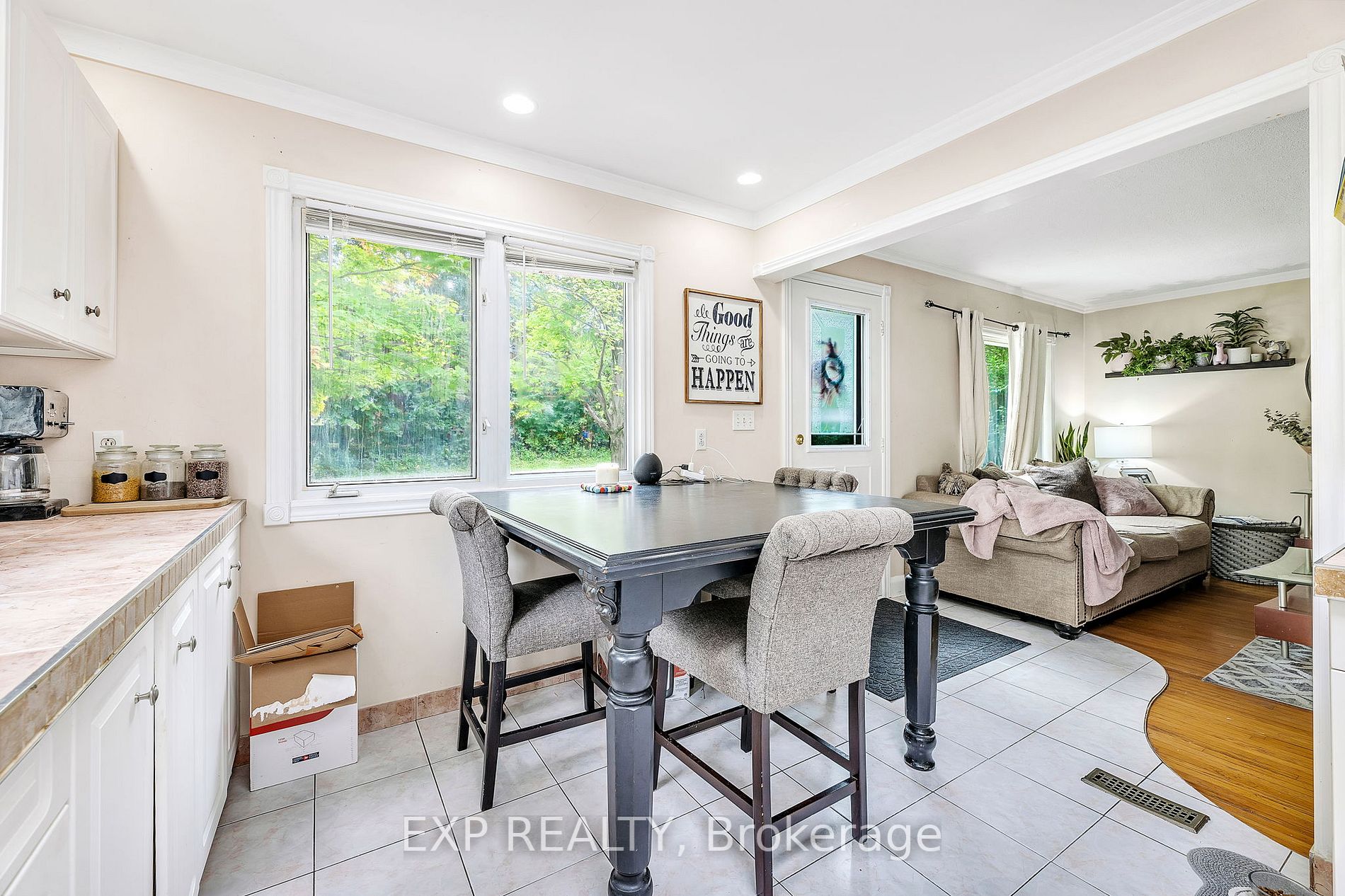 300 Chestnut Street W