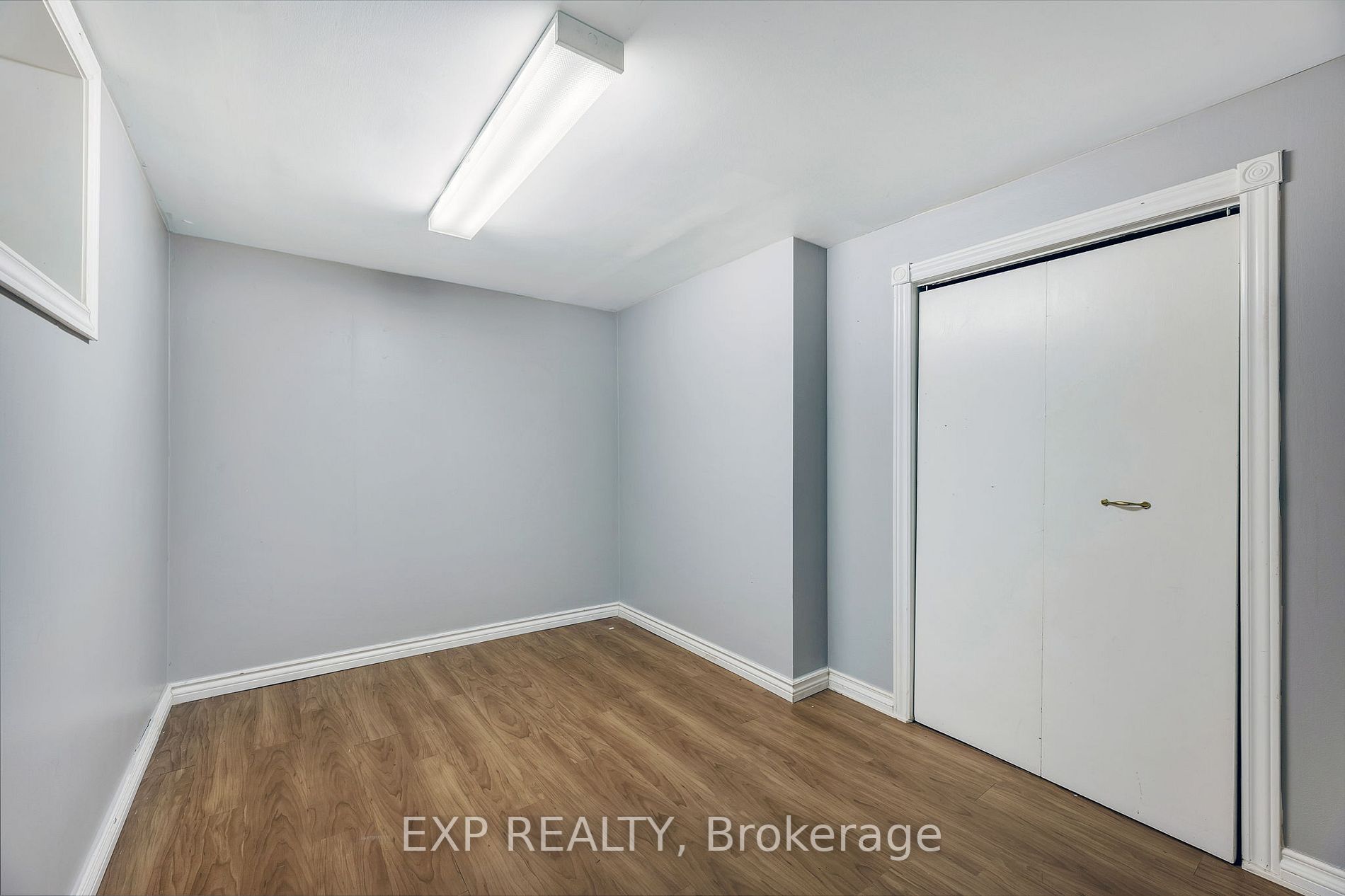 300 Chestnut Street W