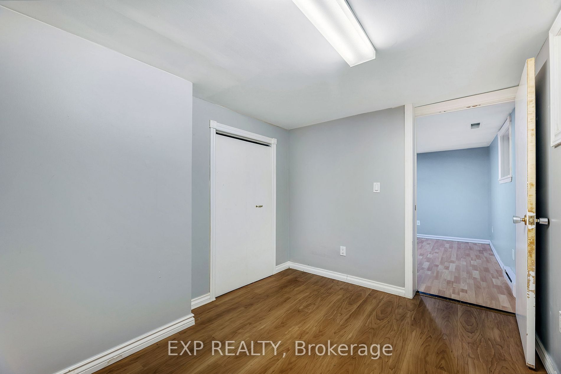 300 Chestnut Street W