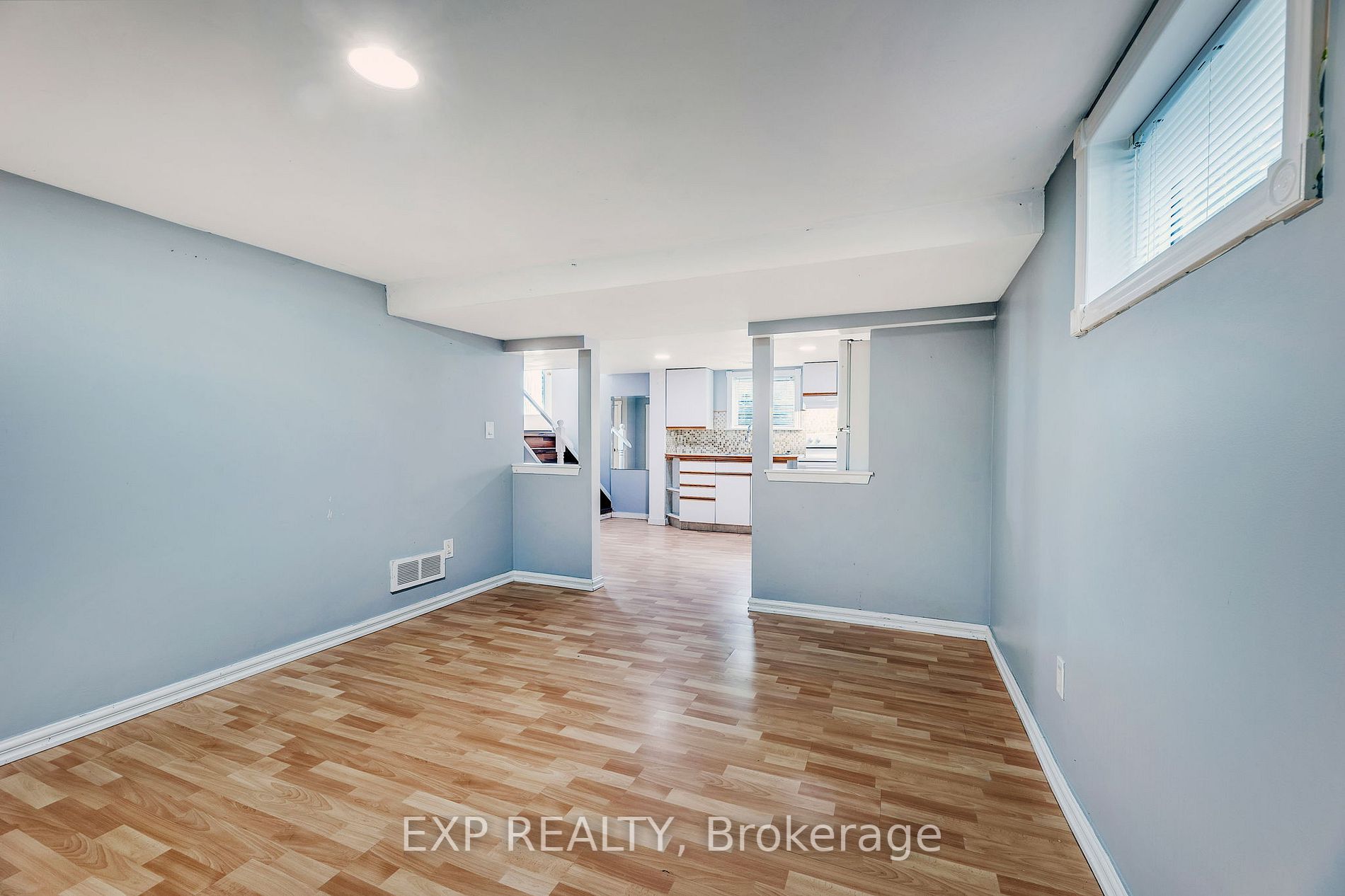 300 Chestnut Street W