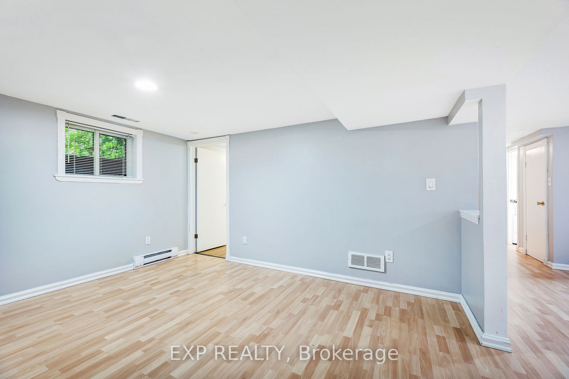 300 Chestnut Street W