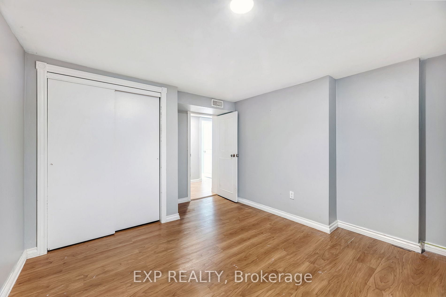 300 Chestnut Street W
