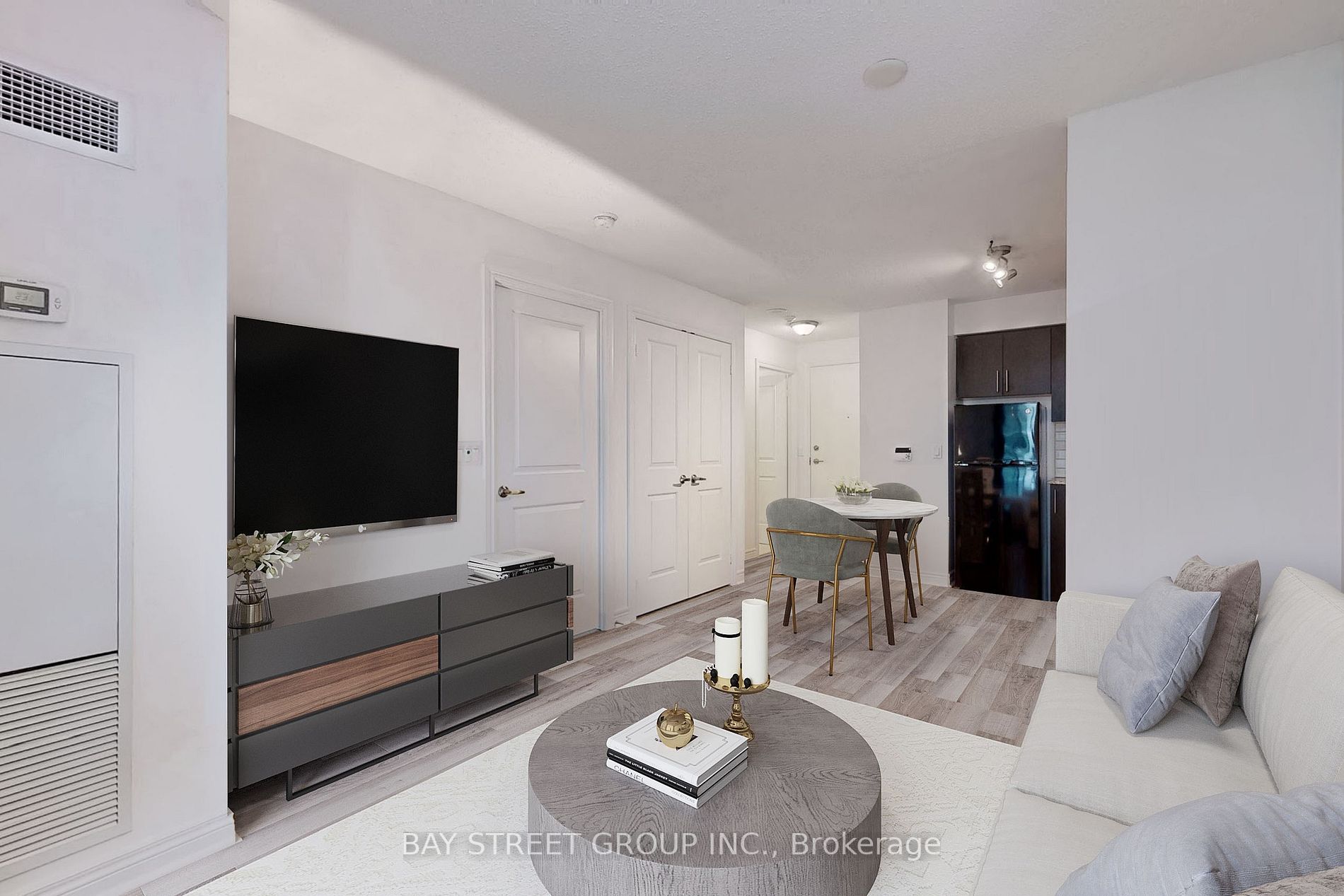 50 Town Centre Crt, #606