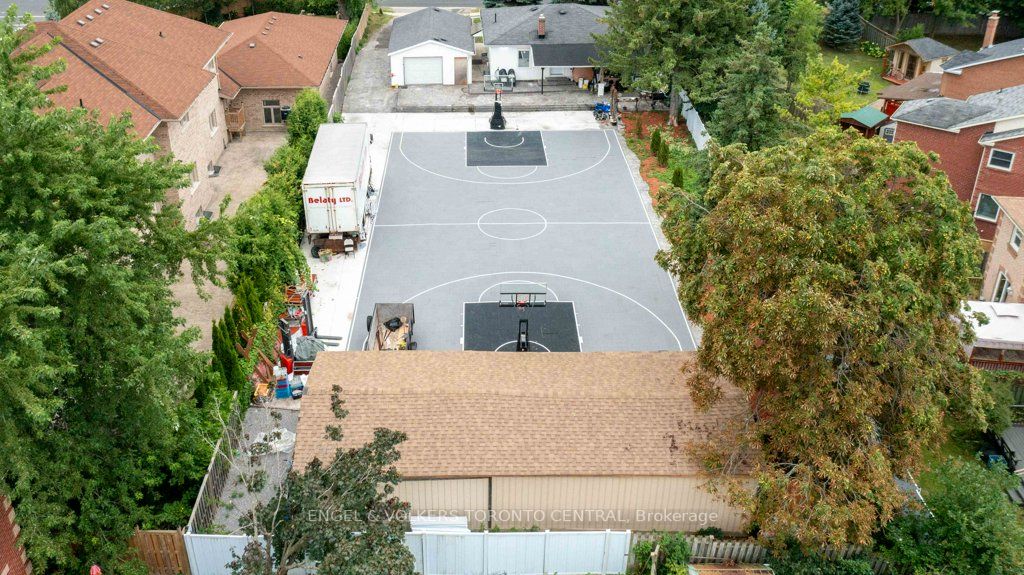 1628 Rossland Road E