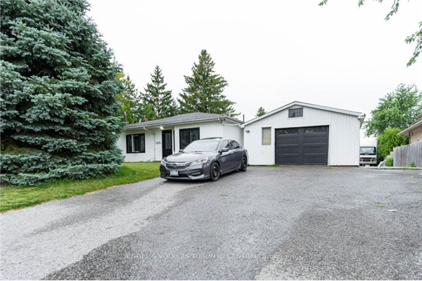 1628 Rossland Rd E, Whitby