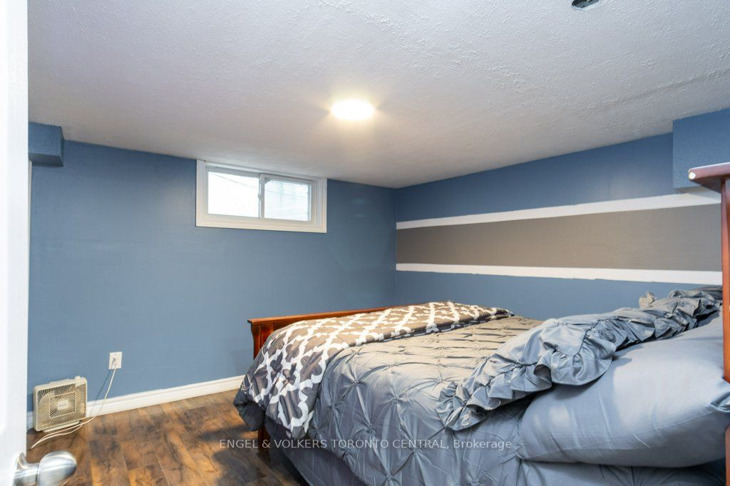 1628 Rossland Road E