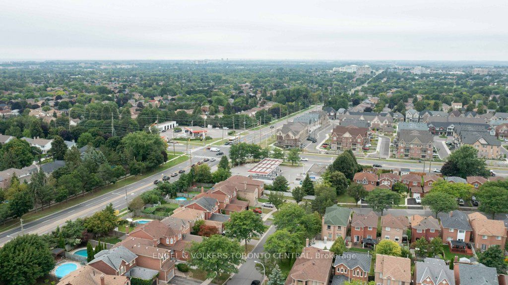 1628 Rossland Road E
