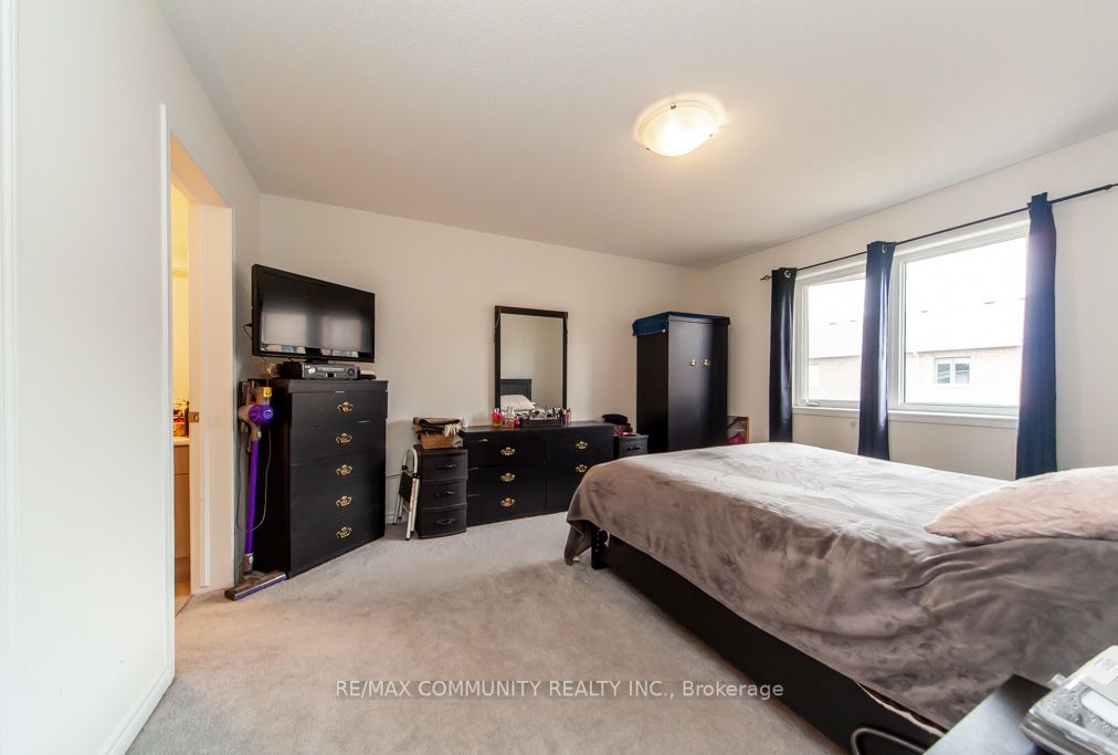 6 Westfield Dr