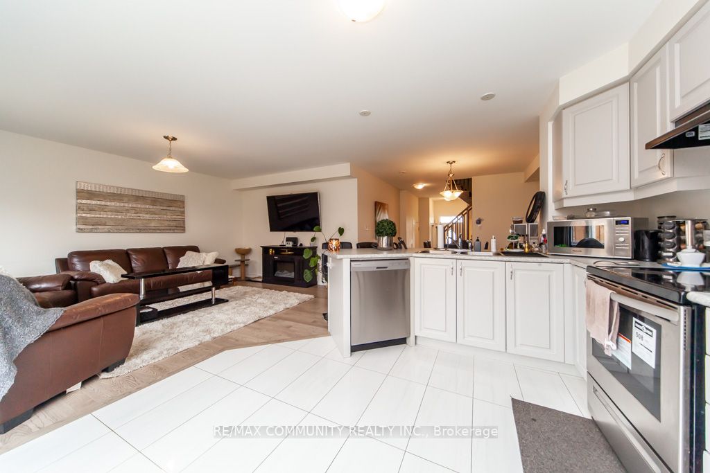 6 Westfield Dr