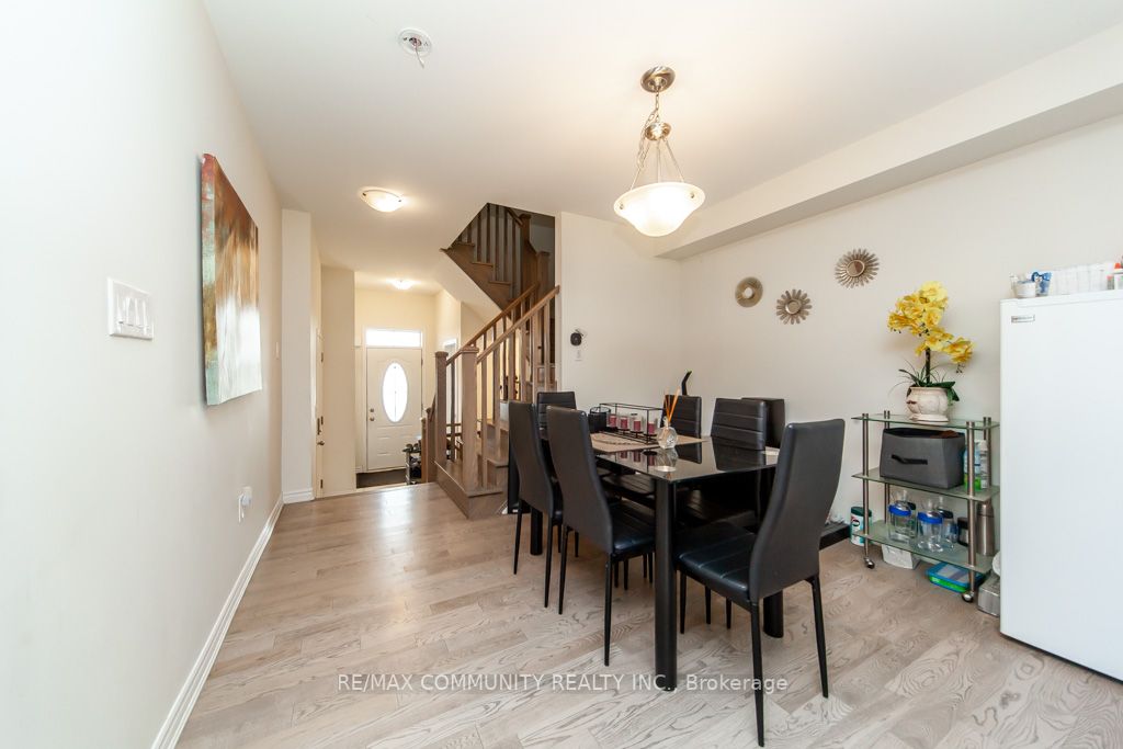 6 Westfield Dr