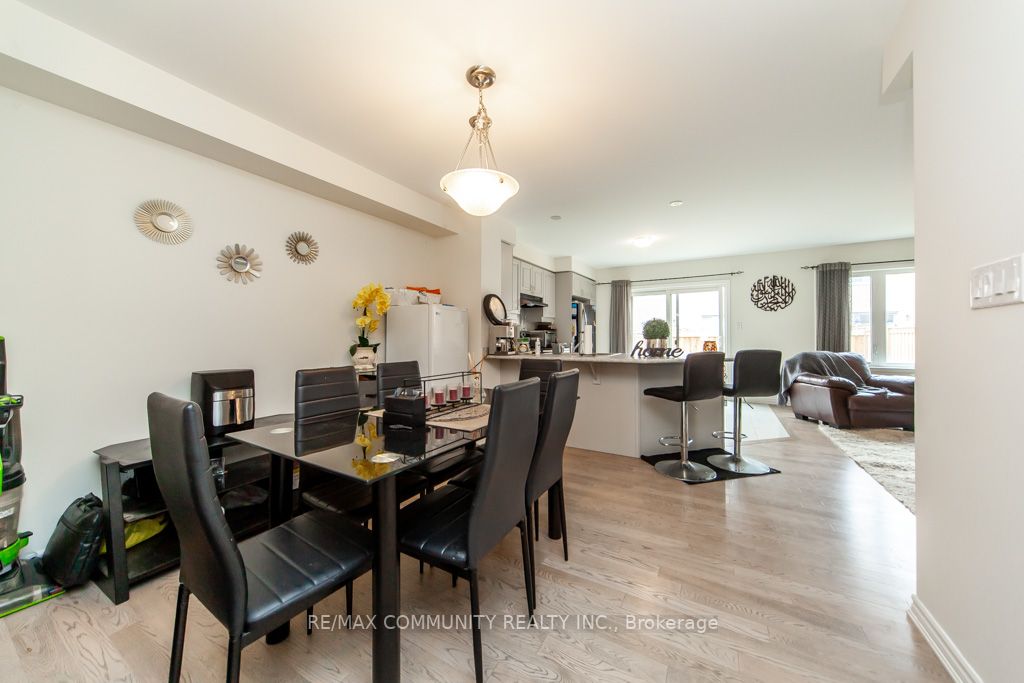 6 Westfield Dr