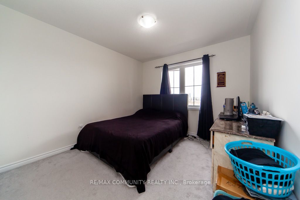6 Westfield Dr