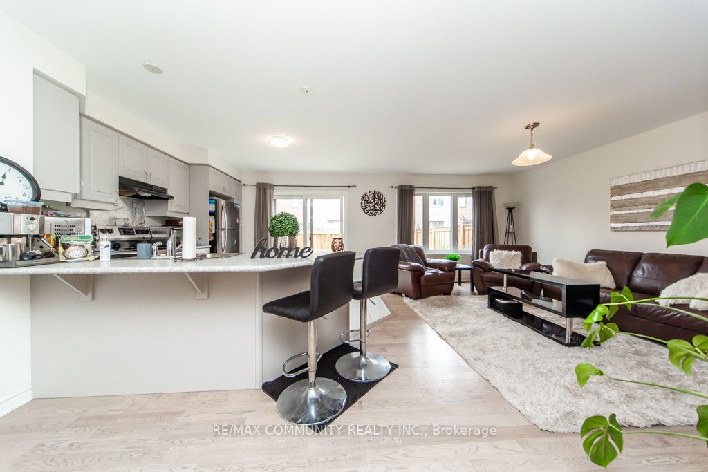 6 Westfield Dr