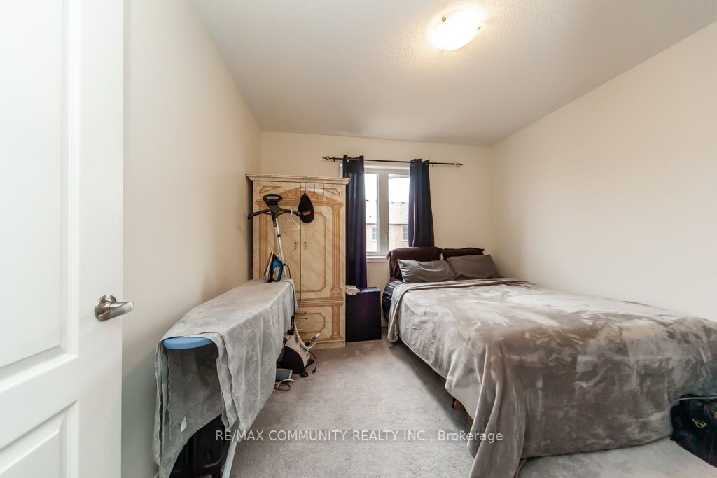 6 Westfield Dr