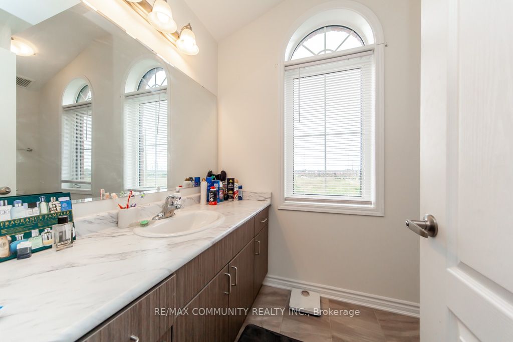 6 Westfield Dr