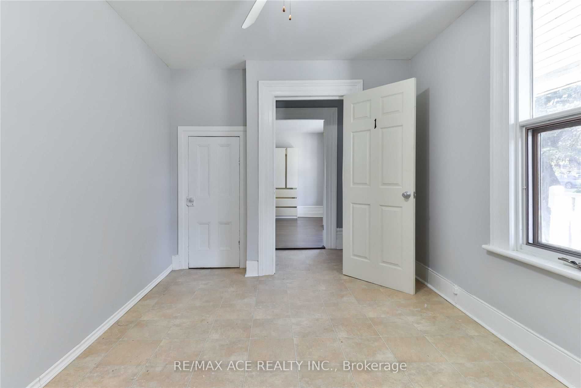 62 Church St S
